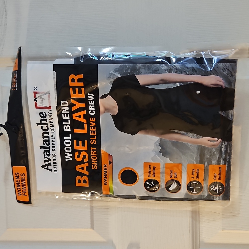 AVALANCHE WOMENS WOOL BLEND BASE LAYER TEE: BLACK: NEW IN PACKAGE: SIZE S